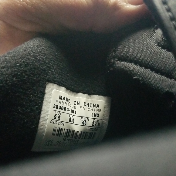 Nike Jordans 384664-101 Size 9.5 - Picture 7 of 9